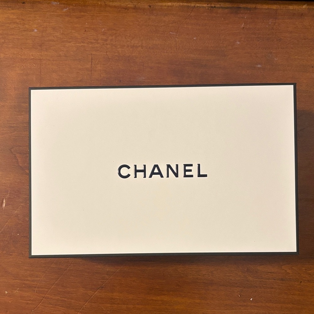 CHANEL Cream Gift Box
